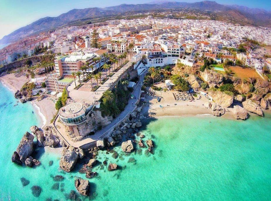 Playa Burriana, Tva Terasser, Havsutsikt, Pool Nerja Zewnętrze zdjęcie